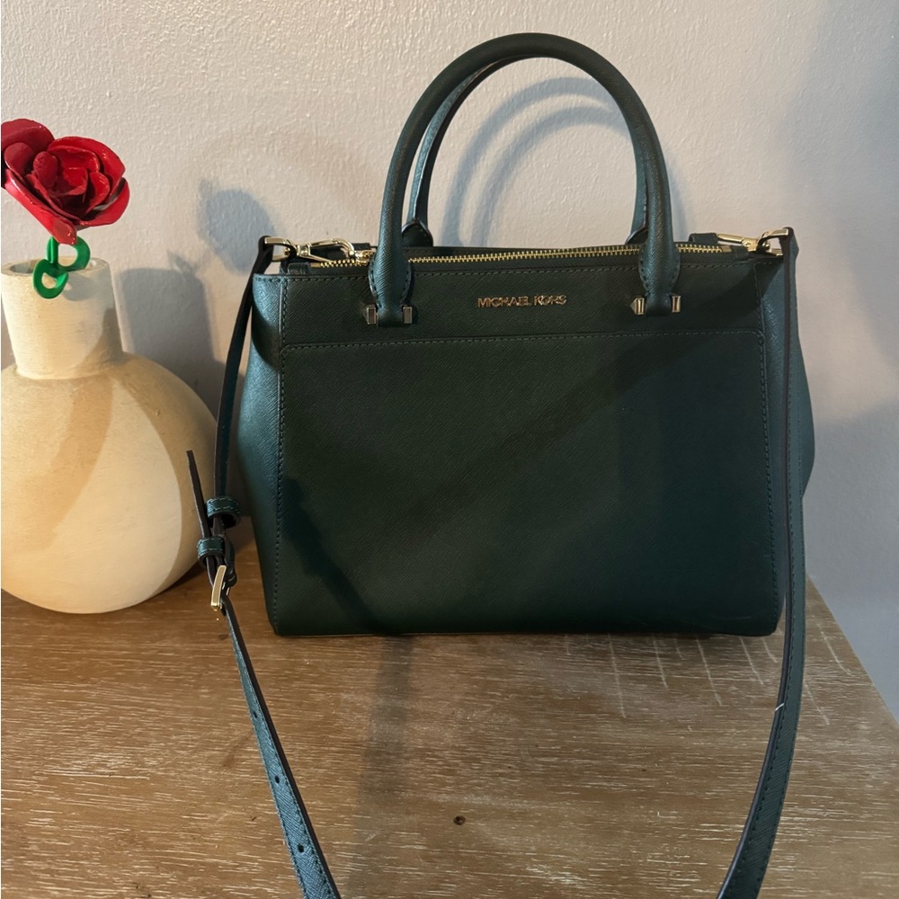 Miachael Kors dark green